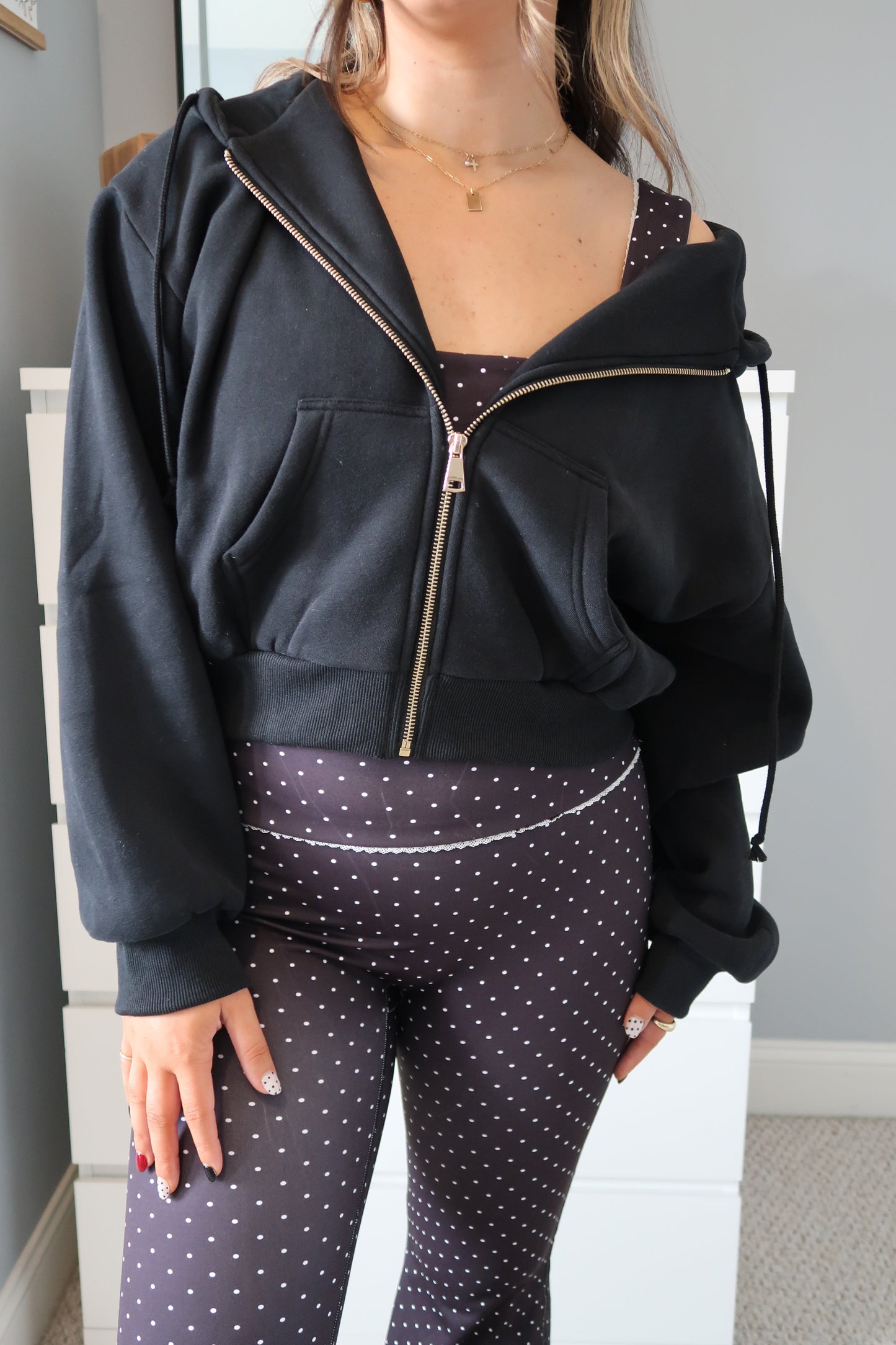 Stella Cropped Zip Up - Black