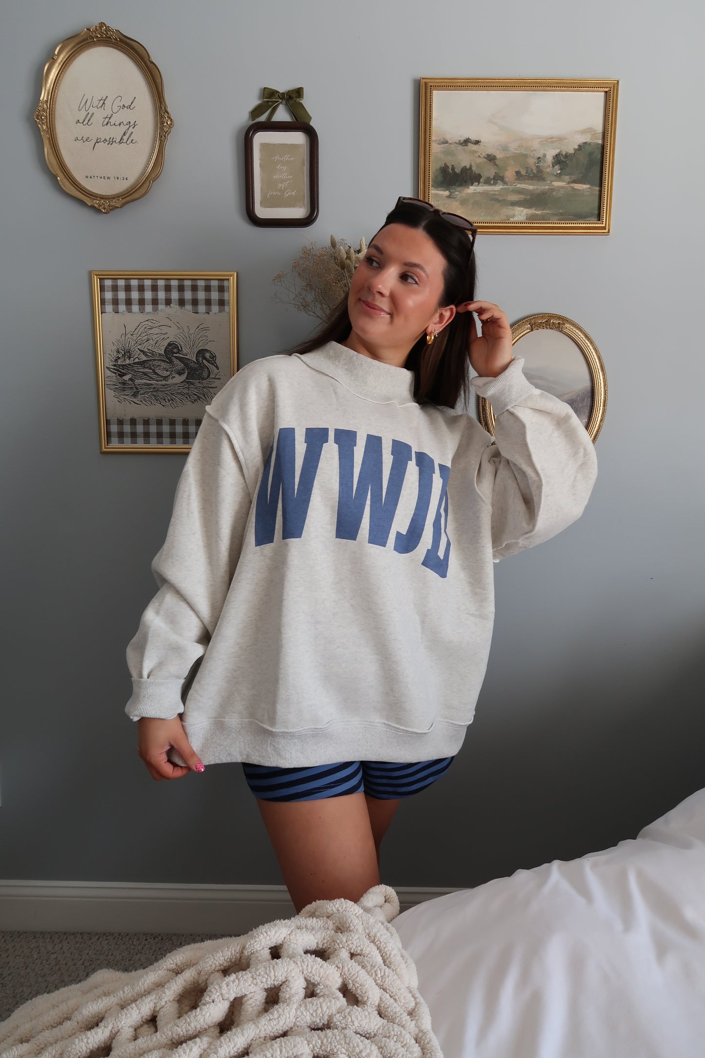 WWJD & Amen Reversible Embroidered Mock Neck Sweatshirt - Heather Grey